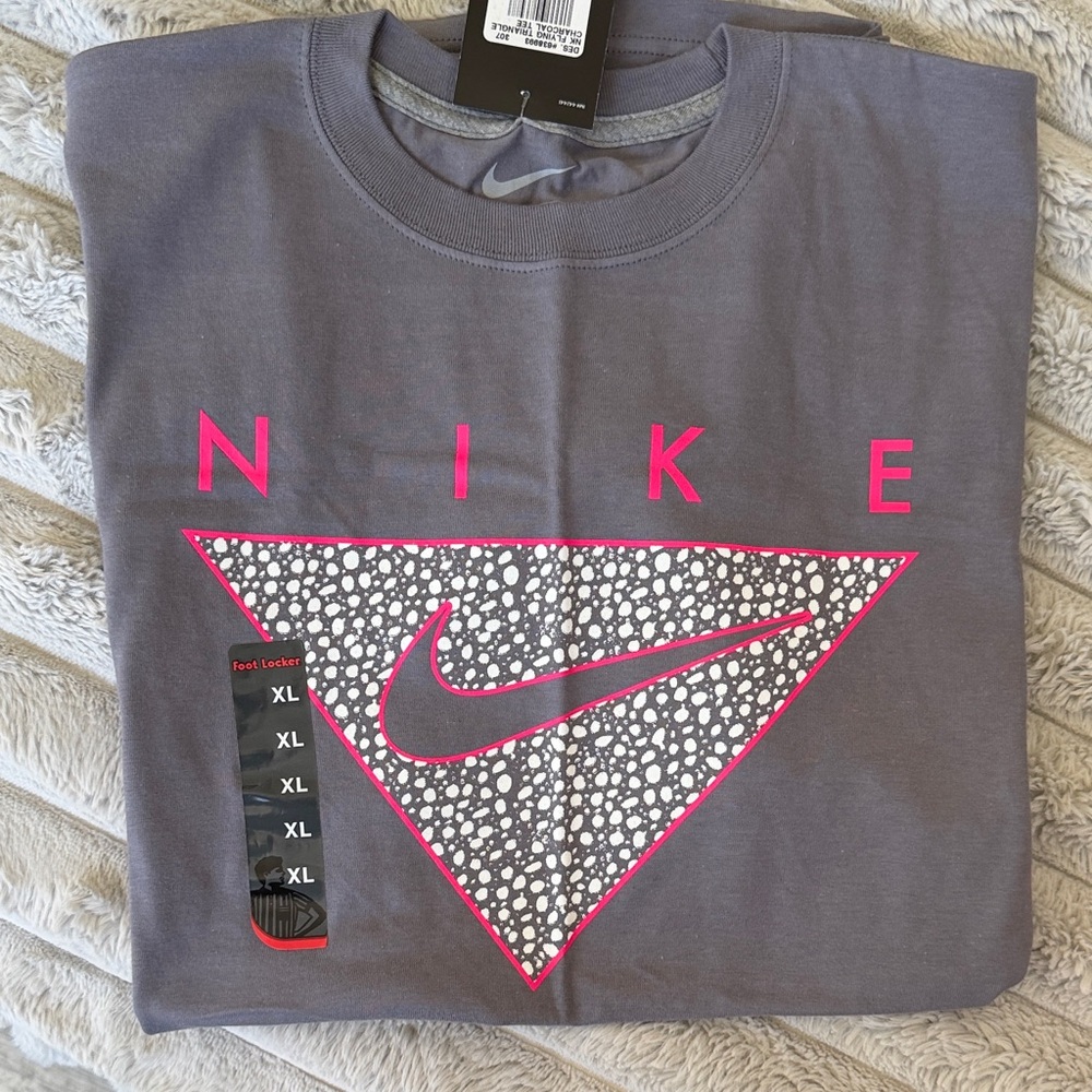 Nike Grey Tee with Hot Pink Graphic Triangle and Swoosh